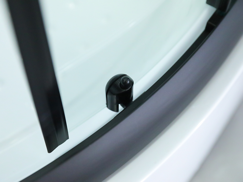 Box doccia scorrevole in vetro temperato con telaio in alluminio nero SE Box doccia scorrevole in vetro temperato con telaio in alluminio nero SE