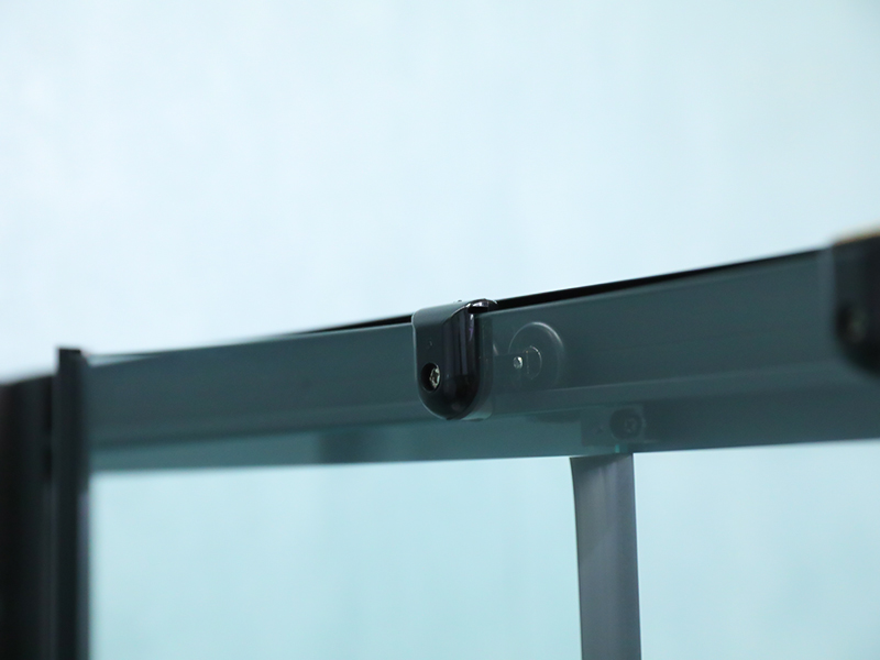 Box doccia scorrevole in vetro temperato con telaio in alluminio nero SE Box doccia scorrevole in vetro temperato con telaio in alluminio nero SE