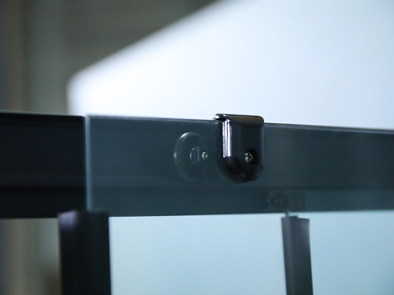 Box Doccia RE Scorrevole, Vetro Temperato Trasparente Con Stampa, Profilo In Alluminio Nero, Maniglia Doppi Fori, Con Vassoio Box Doccia RE Scorrevole, Vetro Temperato Trasparente Con Stampa, Profilo In Alluminio Nero, Maniglia Doppi Fori, Con Vassoio