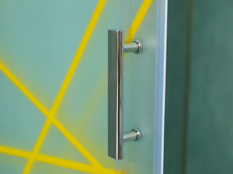 RE Box Doccia Scorrevole, Vetro Temperato Opaco Con Serigrafia, Profilo In Alluminio Oro, Maniglia Doppi Fori, Con Vassoio RE Box Doccia Scorrevole, Vetro Temperato Opaco Con Serigrafia, Profilo In Alluminio Oro, Maniglia Doppi Fori, Con Vassoio