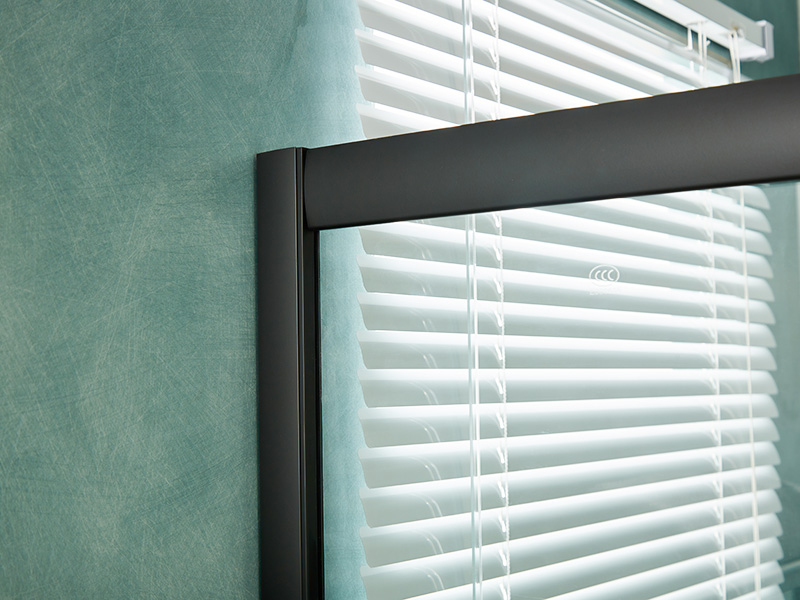 Box Doccia Scorrevole SQ, Vetro Temperato Trasparente, Profilo in Alluminio Nero, Maniglia Doppi Fori, Con Vassoio Box Doccia Scorrevole SQ, Vetro Temperato Trasparente, Profilo in Alluminio Nero, Maniglia Doppi Fori, Con Vassoio