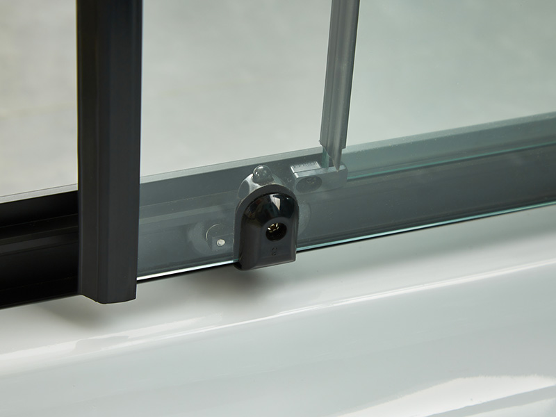 Box Doccia Scorrevole SQ, Vetro Temperato Trasparente, Profilo in Alluminio Nero, Maniglia Doppi Fori, Con Vassoio Box Doccia Scorrevole SQ, Vetro Temperato Trasparente, Profilo in Alluminio Nero, Maniglia Doppi Fori, Con Vassoio