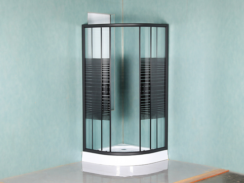 Box doccia scorrevole in vetro temperato con telaio in alluminio nero SE Box doccia scorrevole in vetro temperato con telaio in alluminio nero SE
